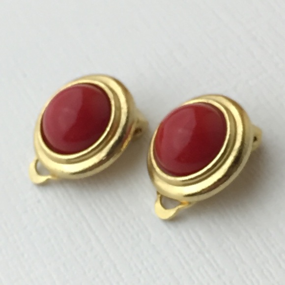 Vintage Minimalist Red & Gold Clip On Earrings - Picture 1 of 7